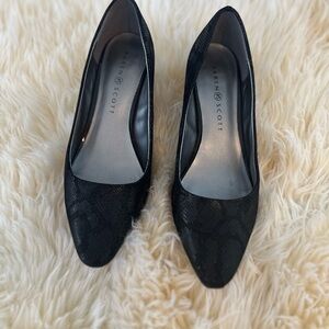 Karen Scott Black Women's Shoes. Size 8